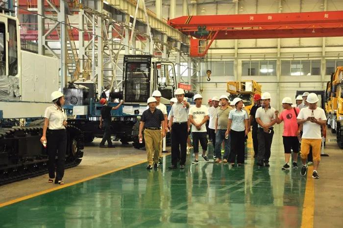 批量交车！华南区域旋挖钻战略客户一行到访乐天堂官网重装