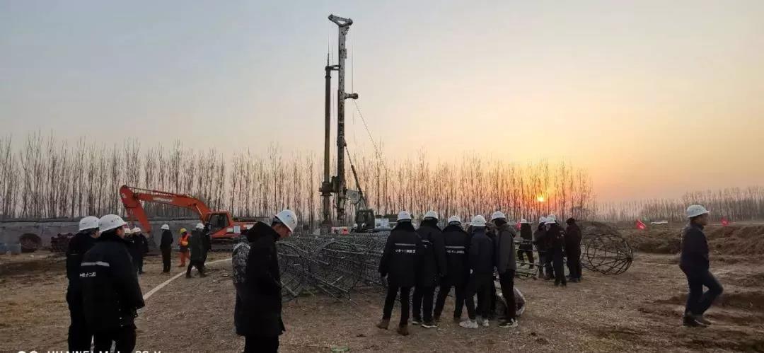 乐天堂官网旋挖打下雄安站第一桩